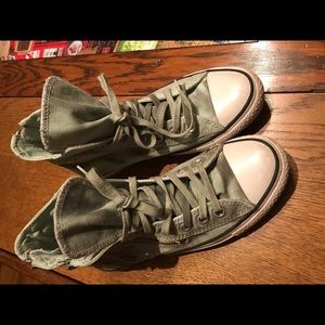 Women’s size 9 Converse
